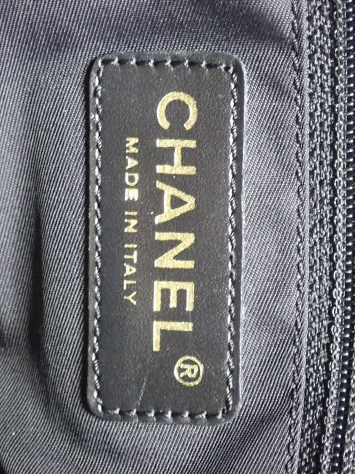 Medium New Travel Line Tote