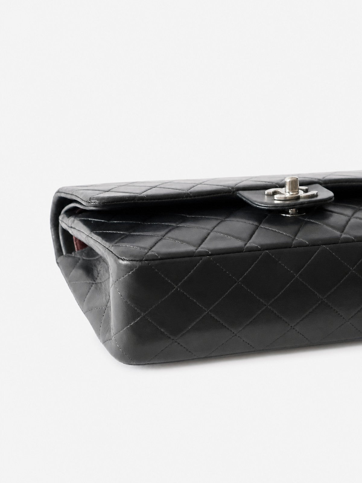 Medium Classic Flap
