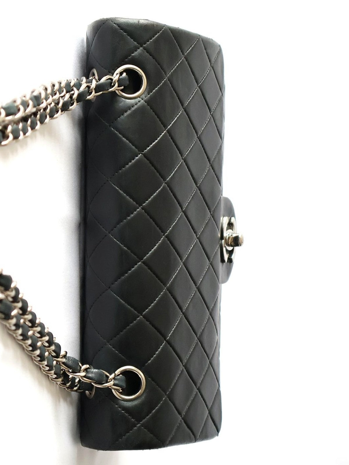 Medium Classic Flap
