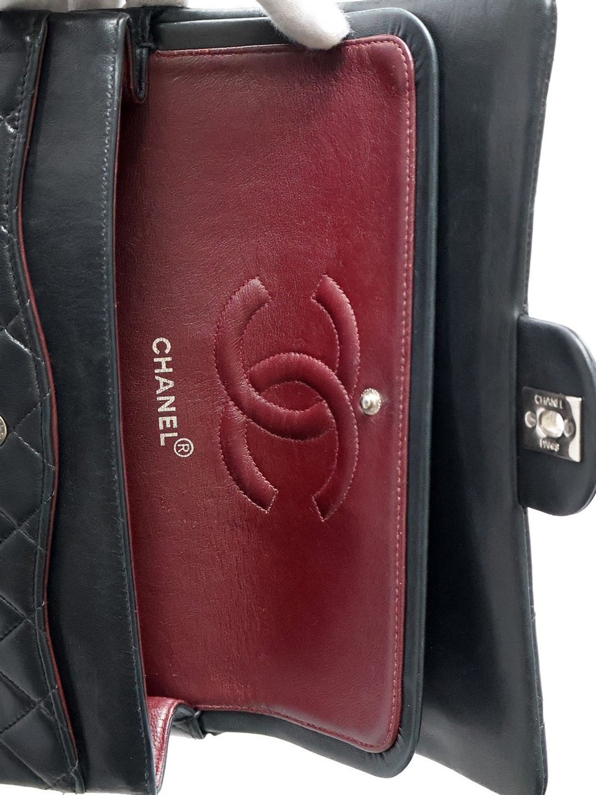 Medium Classic Flap